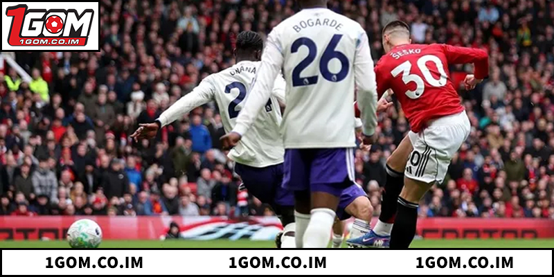 Đánh giá lịch sử đối đầu và lợi thế sân Old Trafford